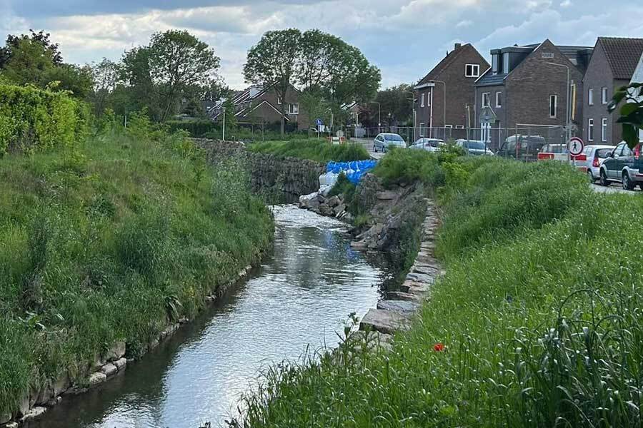 Herstel-stapelmuur-langs-weg-Ophoven-Sittard