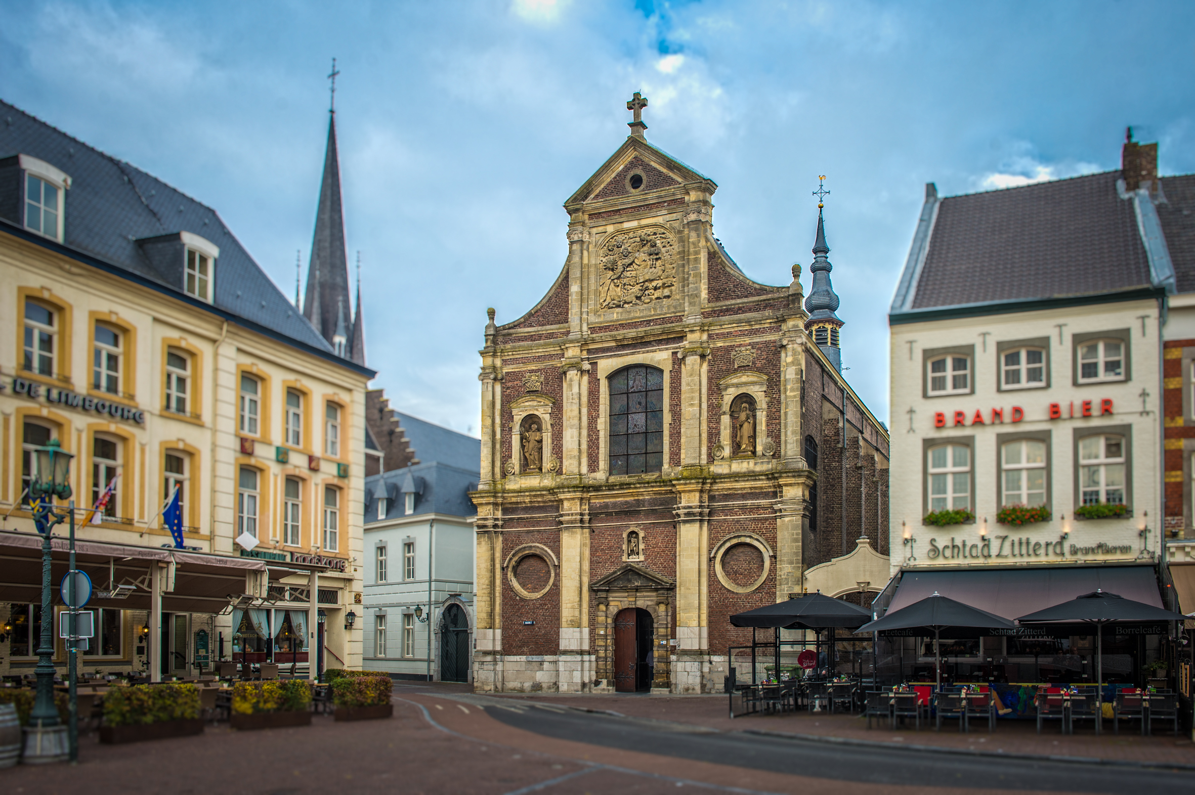 Sint-Michielskerk op de Markt in Sittard